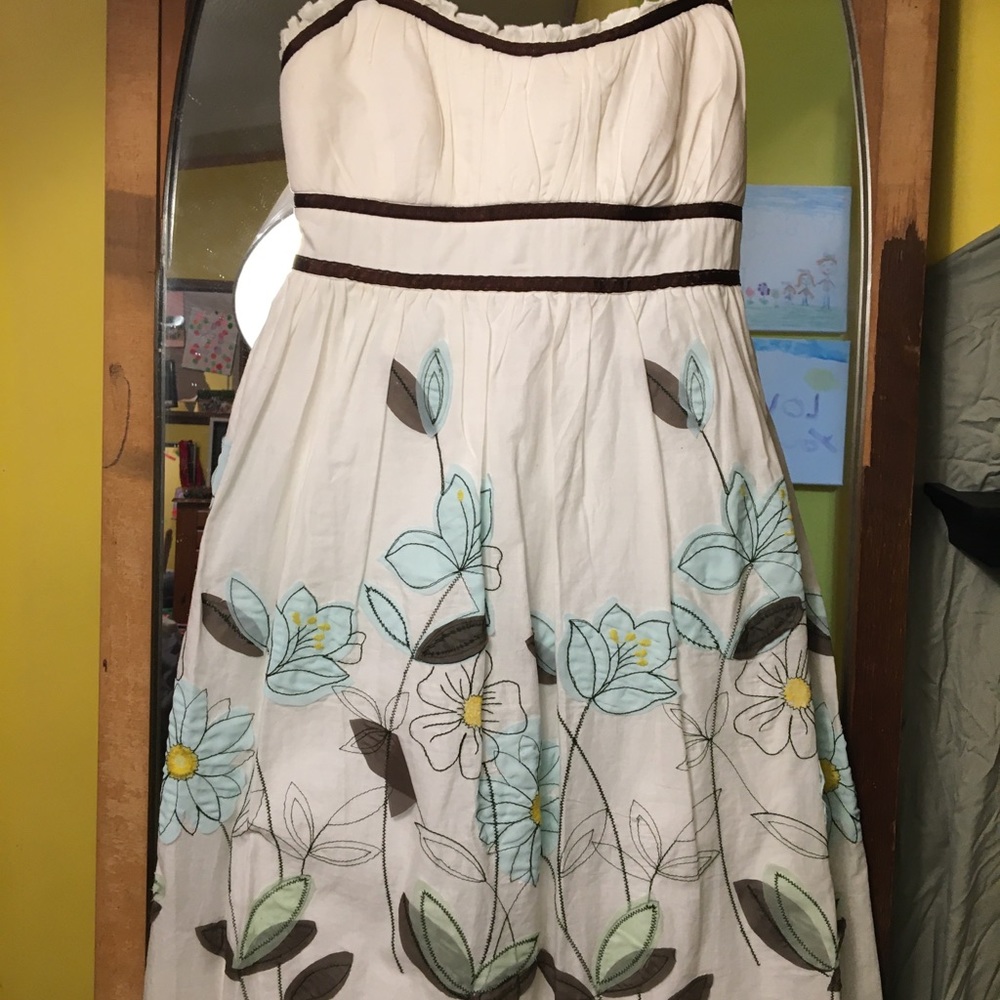 Pretty summer flowy dress!